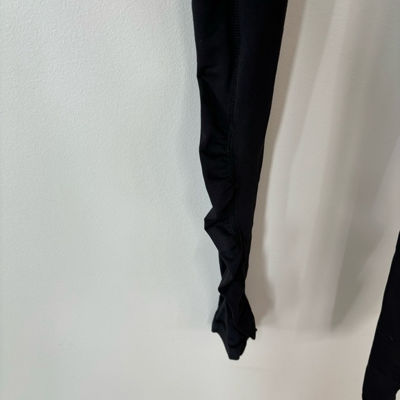 Lululemon leggings with Ruching Detail Size 4 - Picture 7 of 9